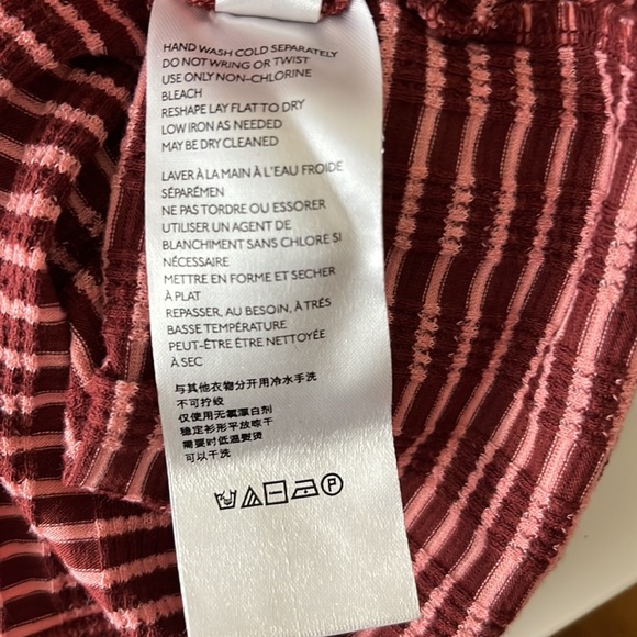 ✨ MAKE OFFER ✨ ANTHROPOLOGIE Vneck striped shirt - Picture 5 of 7